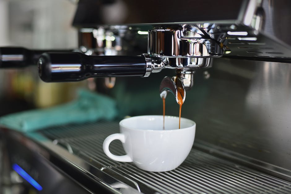 Instrukcja – jak należy bezpiecznie użytkować ekspres do kawy?